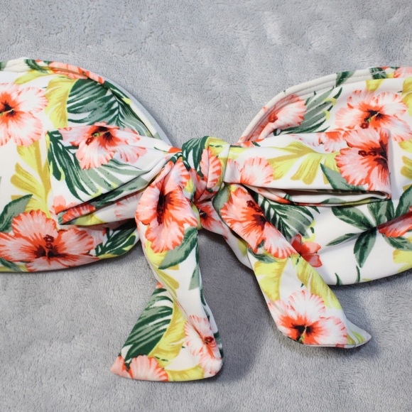 Hollister | Floral Bikini Top Size M - Picture 4 of 5